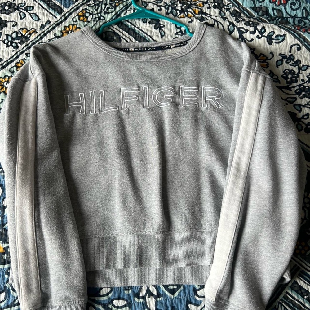 Tommy Hilfiger Gray Crew Neck Sweater Minimalist Design